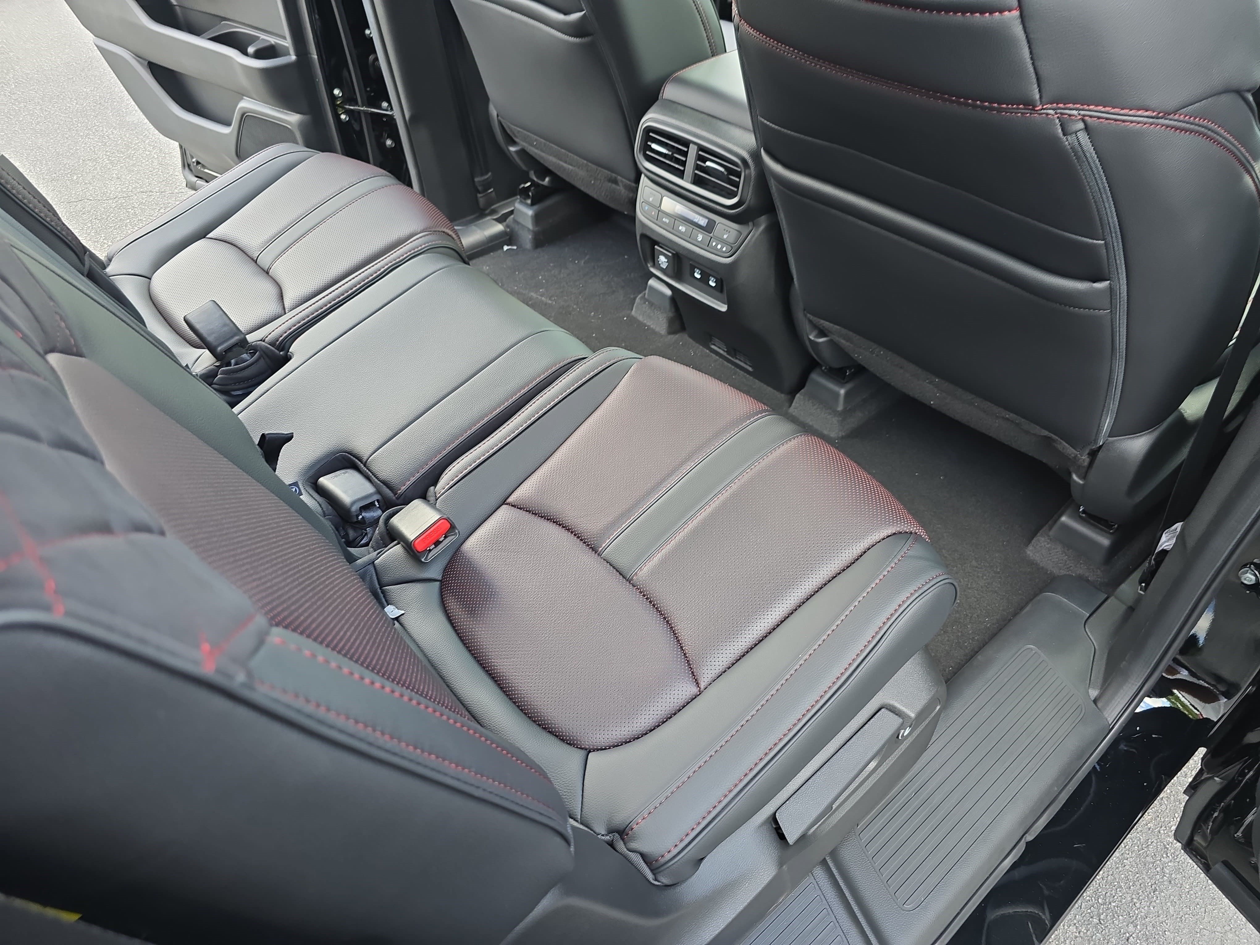 New 2026 Honda Pilot Black Edition image 11