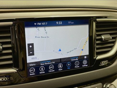 Used 2018 Chrysler Pacifica Touring Plus w/ Tire & Wheel Group FWD image 13