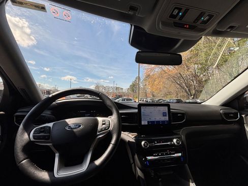 Used 2024 Ford Explorer Limited image 36