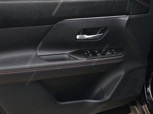 Used 2025 Nissan Kicks SR image 14