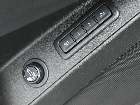Used 2022 Chevrolet Equinox Premier FWD image 14