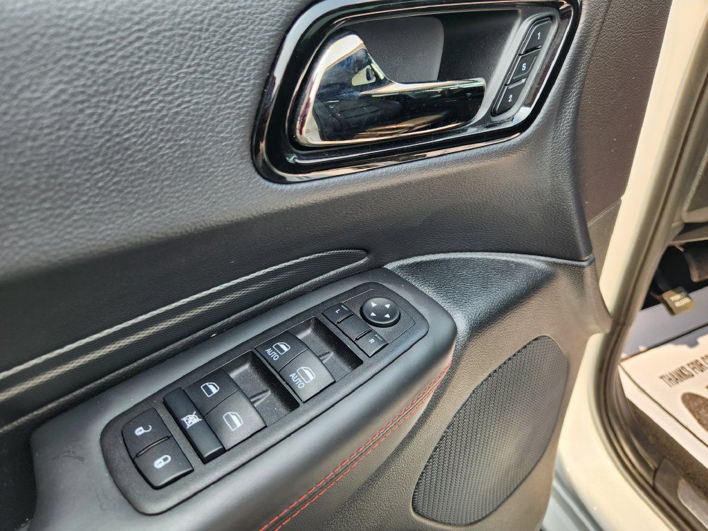 Used 2025 Dodge Durango R/T AWD/4WD image 28