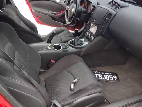 Used 2017 Nissan 370Z Coupe image 2