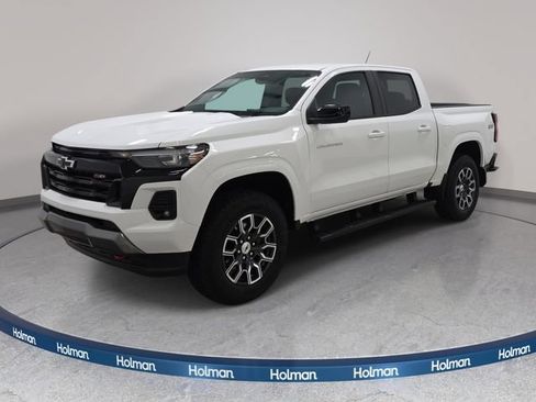Used 2024 Chevrolet Colorado Z71 AWD/4WD image 1
