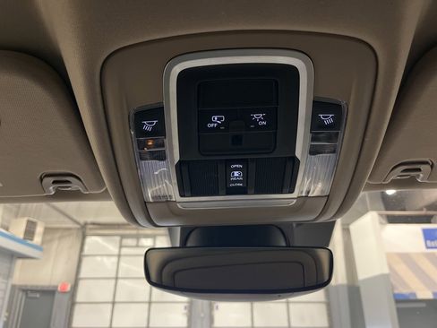 Used 2021 RAM 1500 Laramie image 29