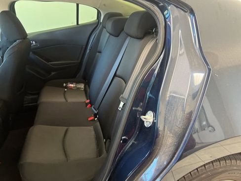 Used 2018 MAZDA MAZDA3 Sport image 9