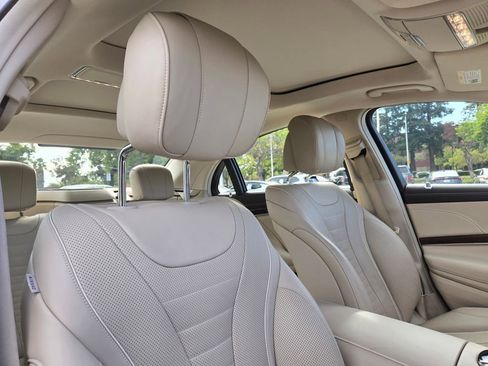 Used 2019 Mercedes-Benz S 560 Sedan image 25
