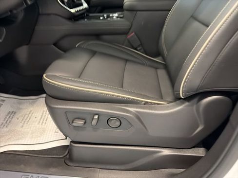 Used 2026 GMC Yukon Elevation AWD/4WD image 17