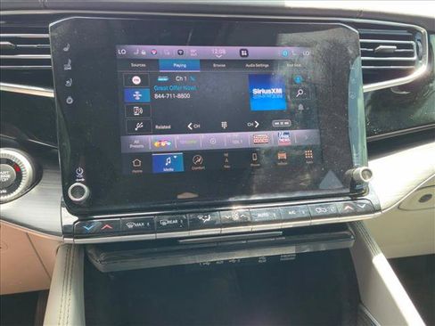 Used 2023 Jeep Wagoneer Series III w/ Premium Group I AWD/4WD image 15