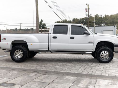 Used 2005 Chevrolet Silverado 3500 LT w/ Heavy-Duty Power Package image 16