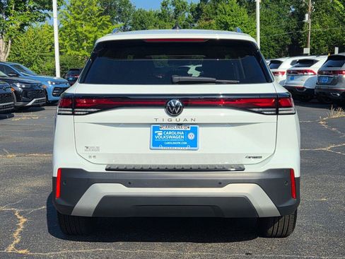 Certified 2026 Volkswagen Tiguan SE AWD/4WD image 4