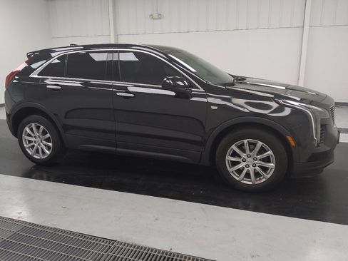 Used 2021 Cadillac XT4 Luxury w/ Driver Awareness Package FWD image 11
