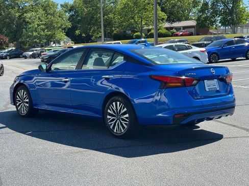 Used 2025 Nissan Altima 2.5 SV FWD image 5