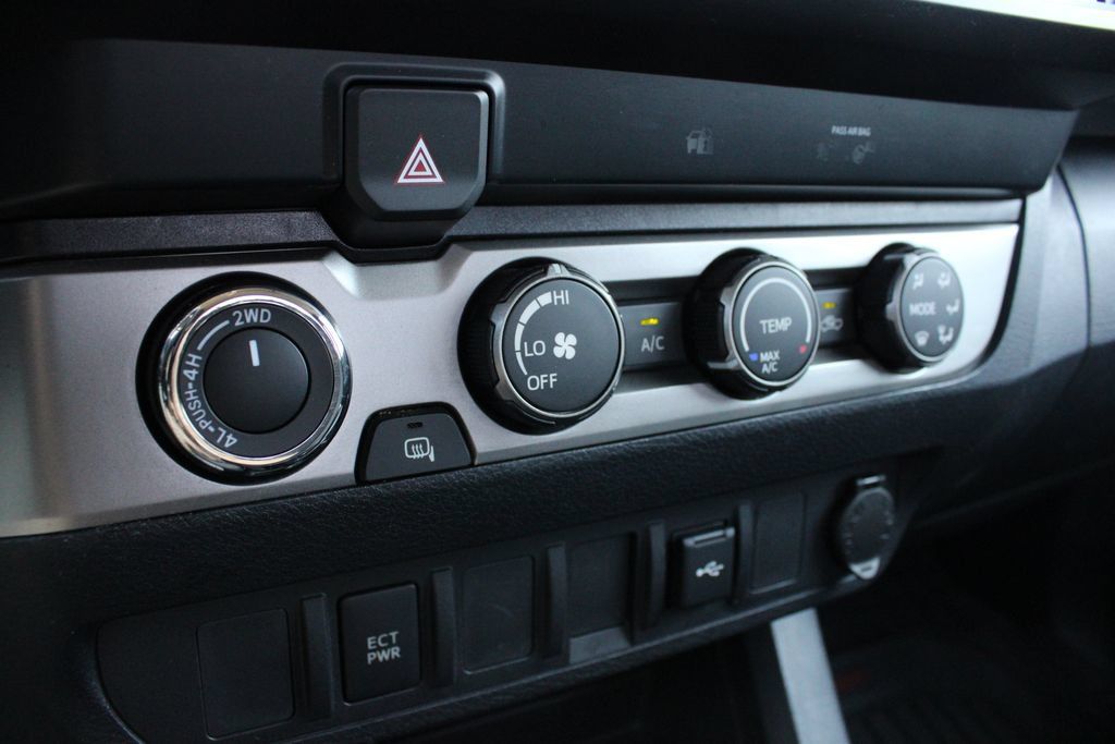 Used 2020 Toyota Tacoma SR AWD/4WD image 15