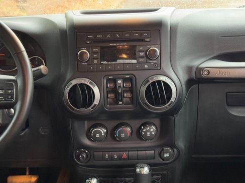 Used 2015 Jeep Wrangler Unlimited Sport w/ Quick Order Package 24S image 13