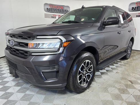 Used 2024 Ford Expedition XLT image 8