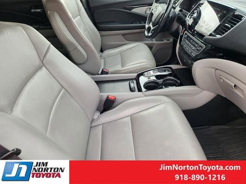 Used 2019 Honda Pilot Touring image 16