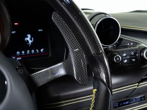 Used 2021 Ferrari F8 Tributo image 28