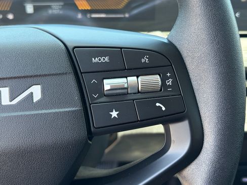 Certified 2025 Kia K4 FWD image 22