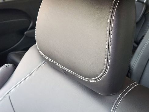 New 2026 Chrysler Pacifica Select image 10