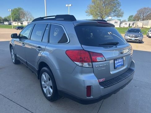 Used 2011 Subaru Outback 2.5i Premium w/ All-Weather Pkg AWD/4WD image 5