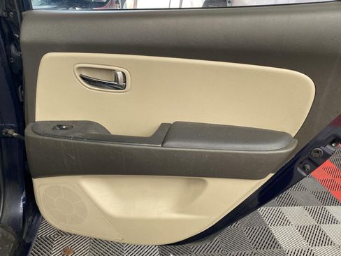 Used 2010 Hyundai Elantra GLS FWD image 10