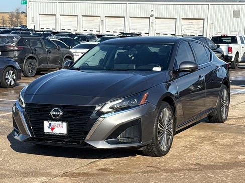 Certified 2023 Nissan Altima 2.5 SL image 4