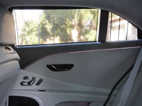 New 2026 Bentley Flying Spur Plug-In Hybrid image 21