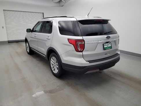 Used 2019 Ford Explorer XLT w/ Equipment Group 202A FWD image 5