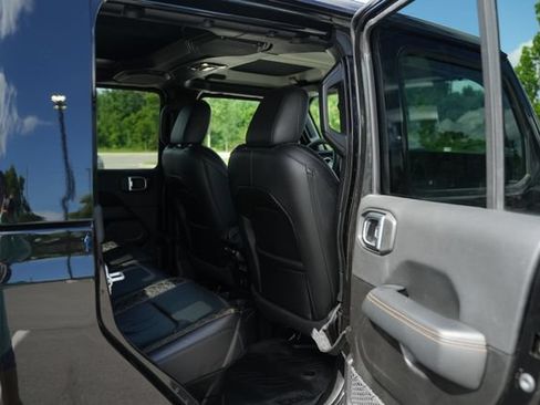 Used 2023 Jeep Gladiator Overland AWD/4WD image 21