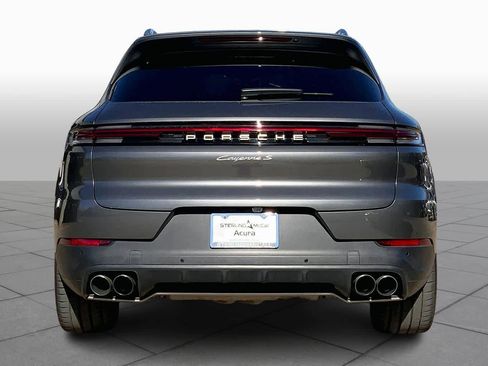 Used 2024 Porsche Cayenne S image 4