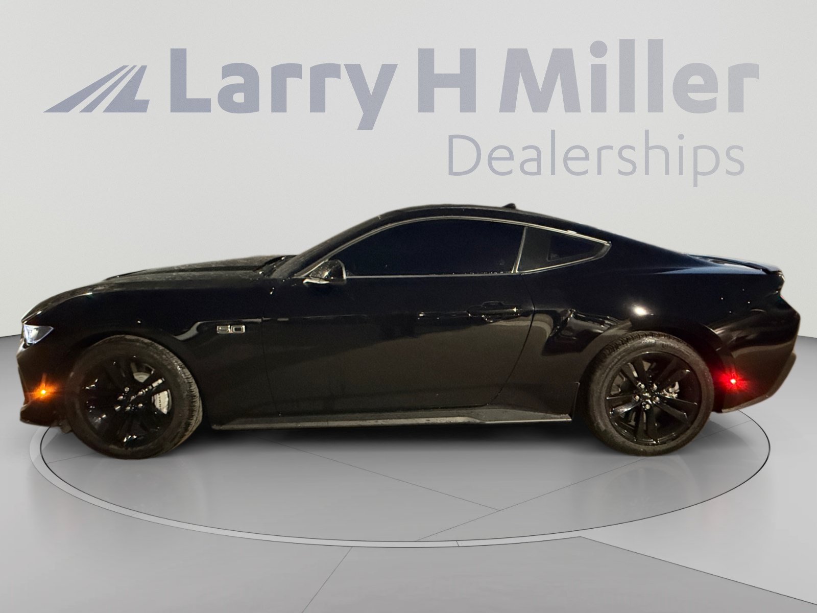 Used 2025 Ford Mustang GT RWD image 2
