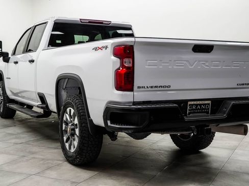 Used 2024 Chevrolet Silverado 2500 Custom w/ Custom Value Package AWD/4WD image 10