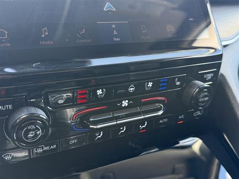 Used 2022 Jeep Grand Cherokee Limited 4xe w/ Luxury Tech Group II image 43