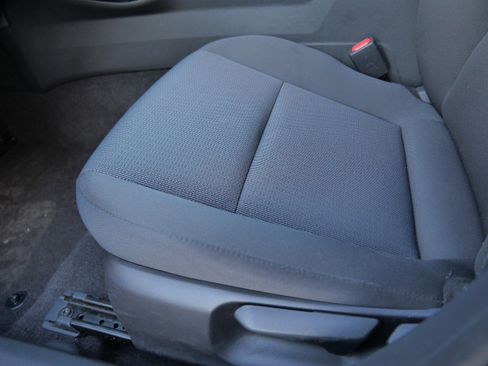 Certified 2025 Toyota Prius LE image 21