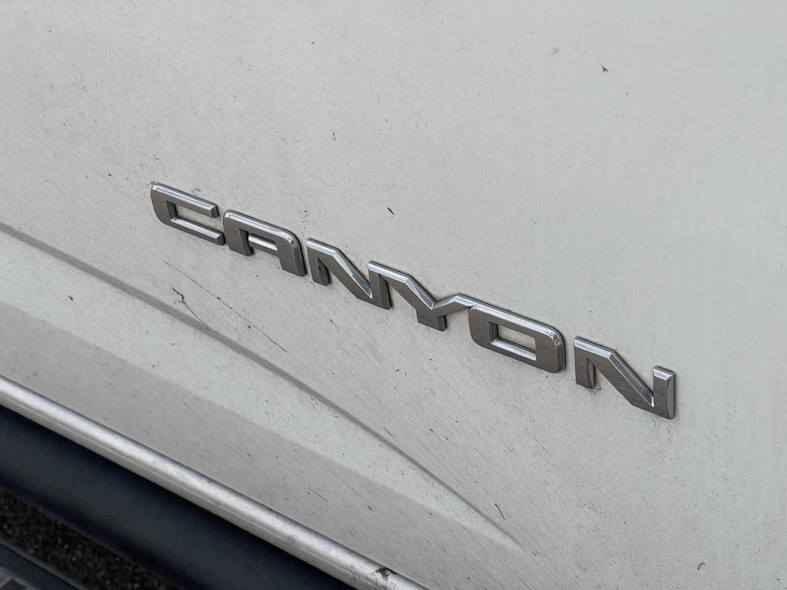 Used 2017 GMC Canyon SLT w/ Driver Alert Package AWD/4WD image 4