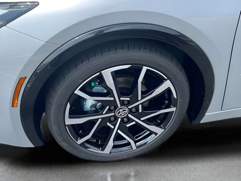 New 2026 Toyota Prius Plug-In Hybrid FWD image 25