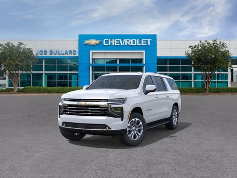 New 2026 Chevrolet Suburban LT RWD image 8