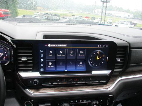 Used 2025 Chevrolet Silverado 1500 LT Trail Boss w/ Convenience Package II AWD/4WD image 17
