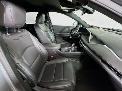 Used 2025 Cadillac XT4 Premium Luxury AWD/4WD image 31