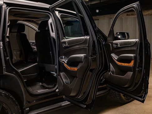 Used 2019 Chevrolet Tahoe Premier image 32