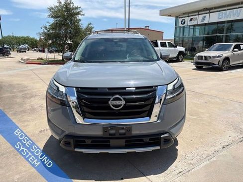 Used 2023 Nissan Pathfinder Platinum FWD image 2