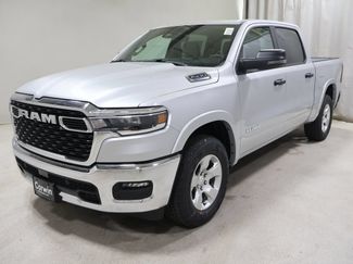 New 2026 RAM 1500 4x4 Crew Cab video 3