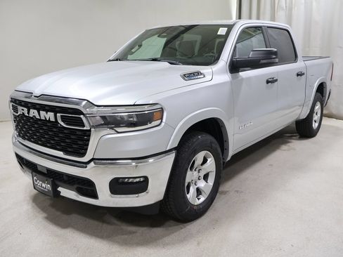 New 2026 RAM 1500 4x4 Crew Cab image 3