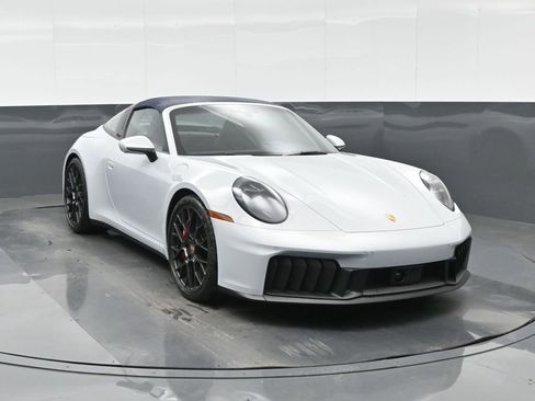 Used 2025 Porsche 911 Targa 4 GTS image 11
