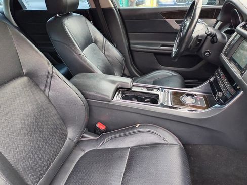Used 2016 Jaguar XF Prestige image 48