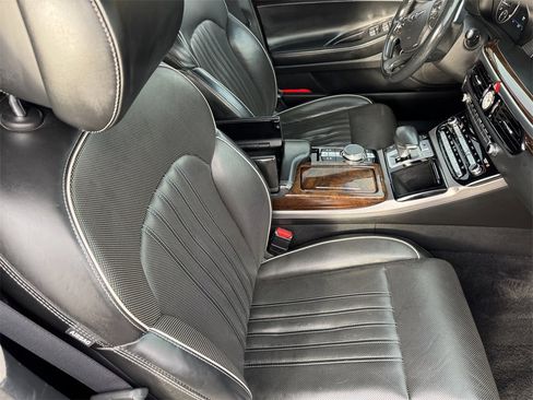 Used 2018 Genesis G90 3.3T Premium image 30
