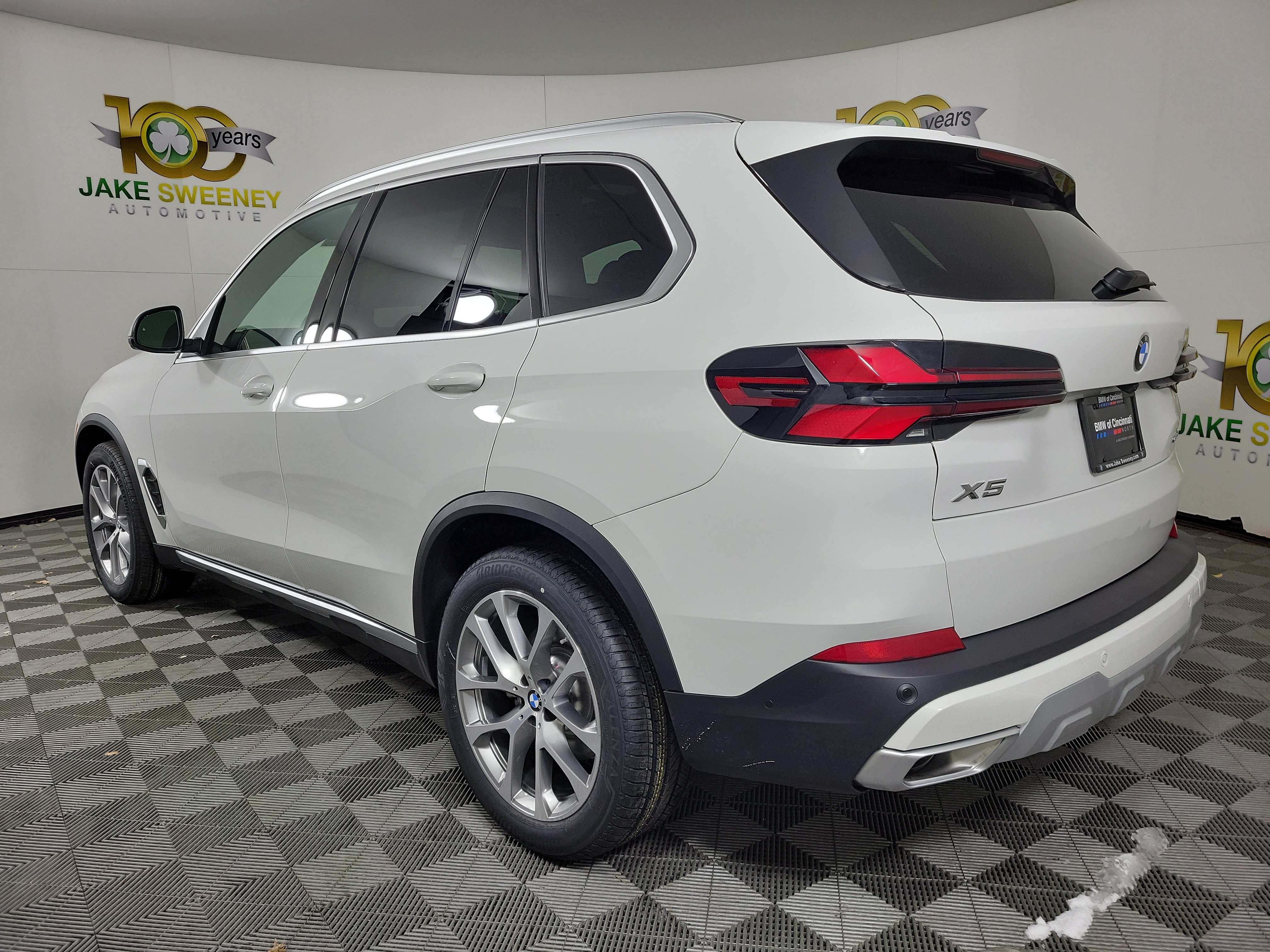 Certified 2026 BMW X5 xDrive40i w/ Parking Assistance Package AWD/4WD image 5