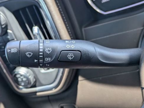 Used 2021 Chevrolet Silverado 1500 LTZ w/ LTZ Premium Package AWD/4WD image 31