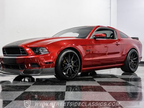 Used 2014 Ford Mustang GT Premium image 21